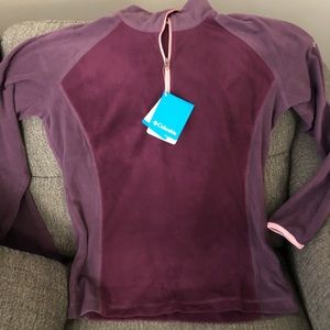Women’s Columbia fleece half zip pullover.